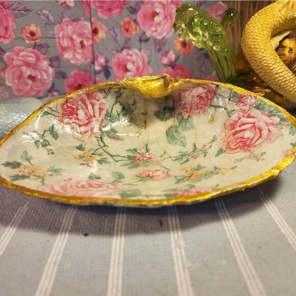 DECOUPAGE CLAM SHELL DECOUPAGE FLOWERS TRINKET DISH - Picture 6 of 11